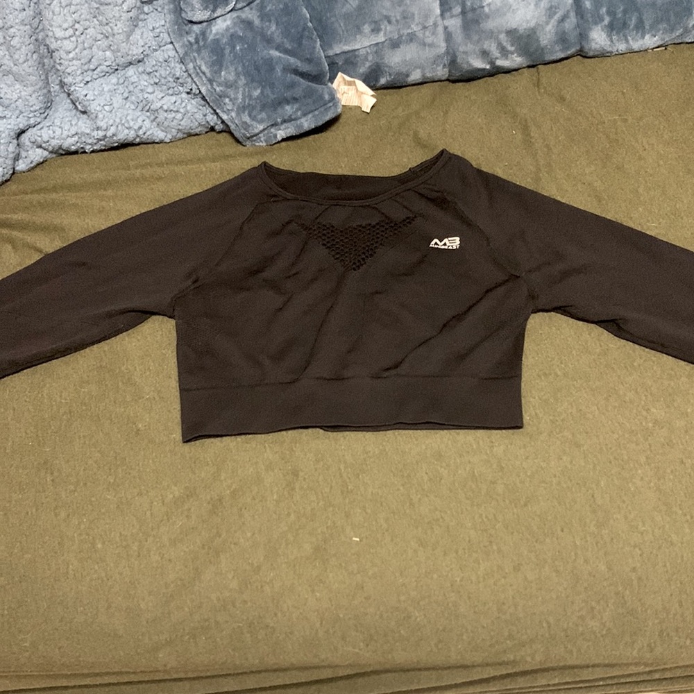 black mini beast long sleeve athletic crop top not worn open back
